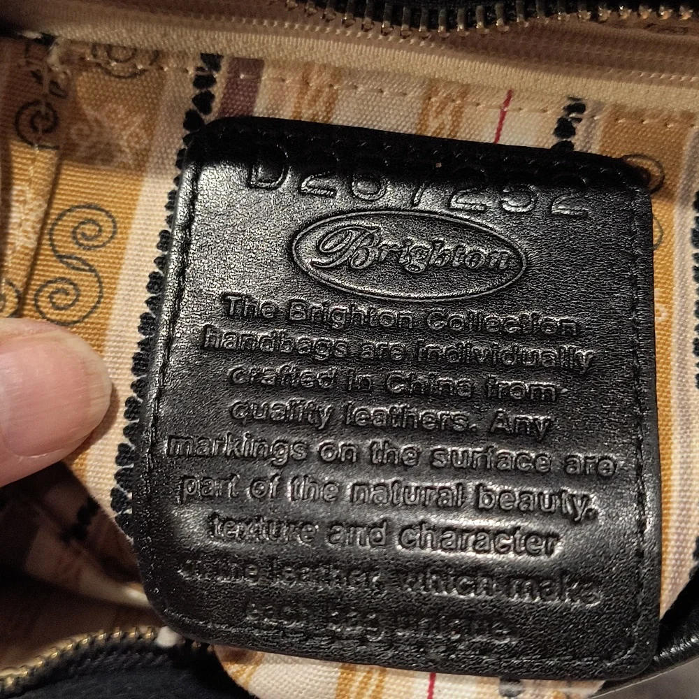 Brighton Vintage bag, EVC, has internal key fob, external slip pocket, see pics.